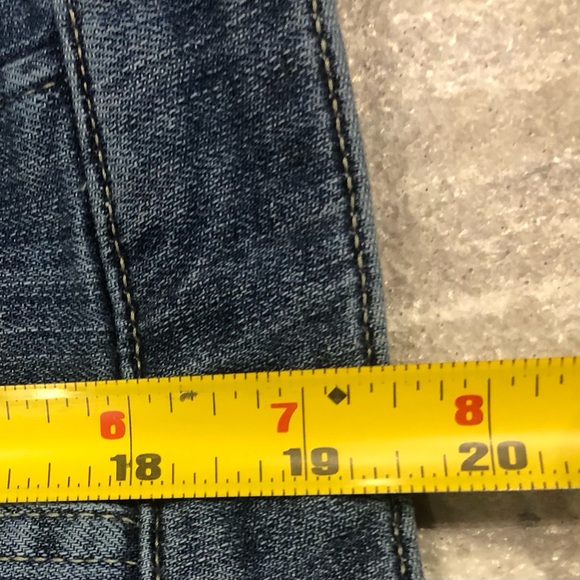 ❤️🔥Elle❤️🔥Beautiful Jean Jacket 4 Ladies❤️🔥Measurements in Pics❤️🔥 - Picture 9 of 14